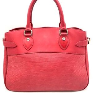 Louis Vuitton Epi Red Passy PM  Hand Bag